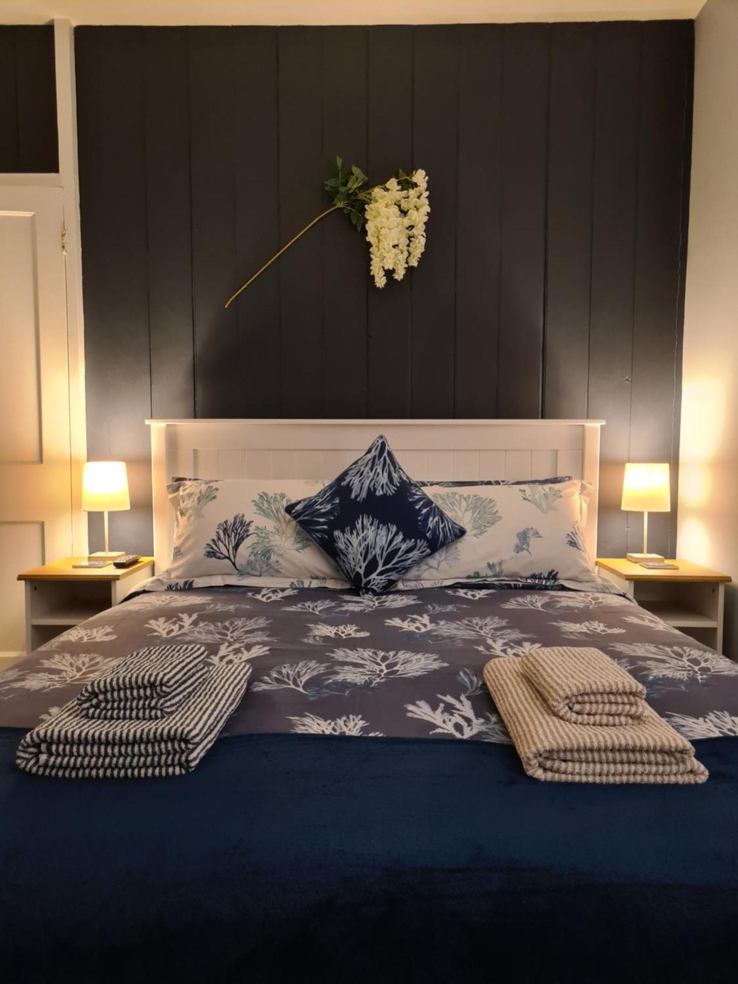 Вилла The Hideaway - Luxury Townhouse Вэрхэм Экстерьер фото
